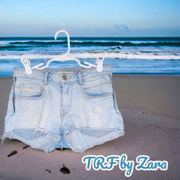 TRF by Zara l Short Shorts l Light Denim l Raw Hem 5 pocket Style l Size 4 l EUC - Picture 1 of 9